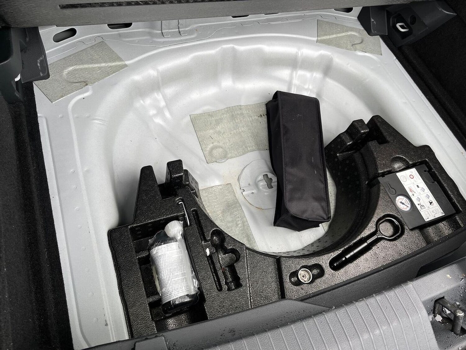 Used Volkswagen T-Roc 2023 for sale - 78026182: Photo 41