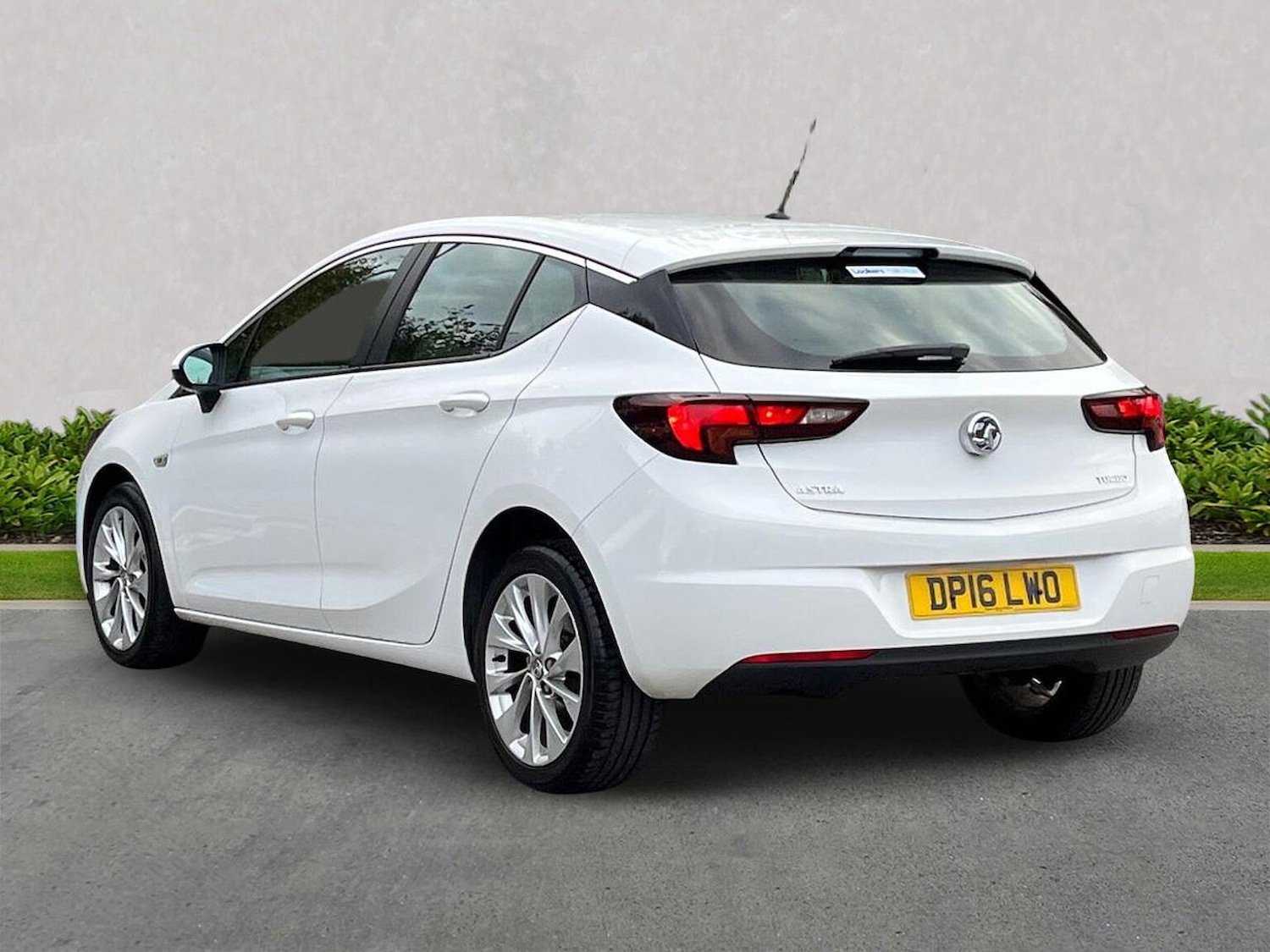 Used Vauxhall Astra 2016 for sale - 76426779: Photo 2