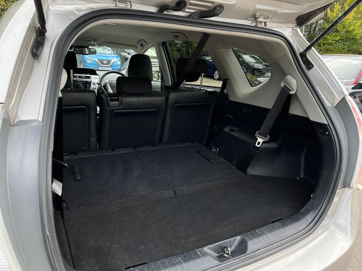 Used Toyota Prius+ 2020 for sale - 76220460: Photo 17