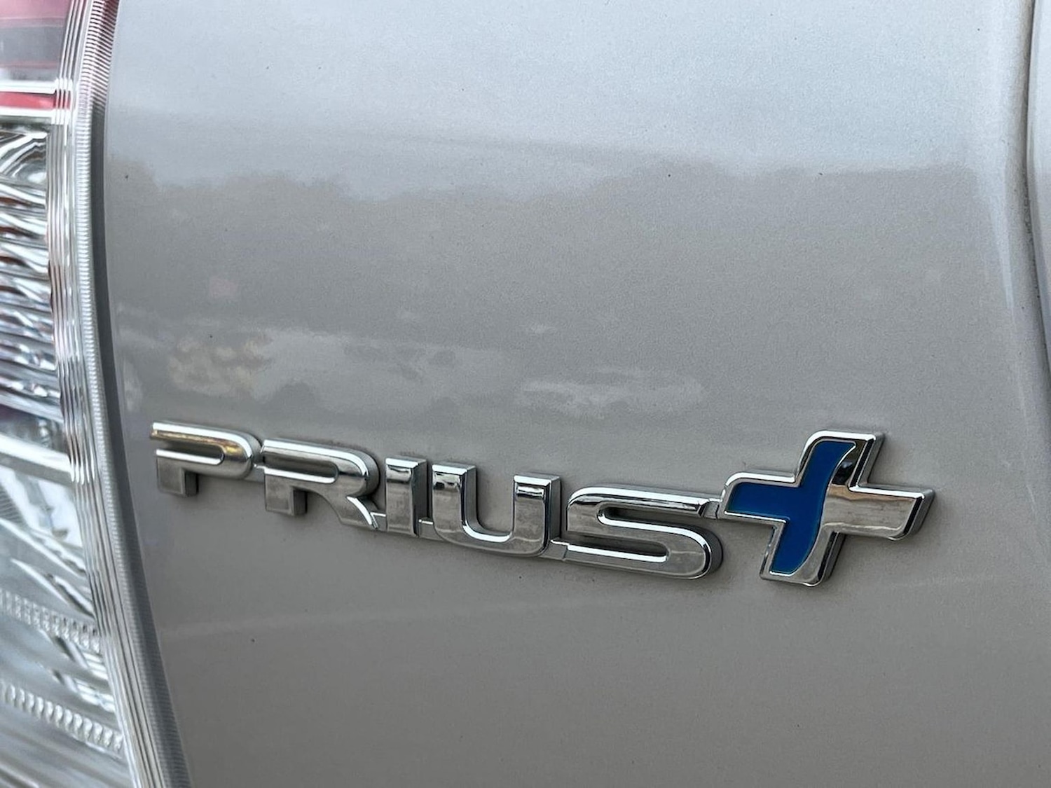 Used Toyota Prius+ 2020 for sale - 76220460: Photo 42