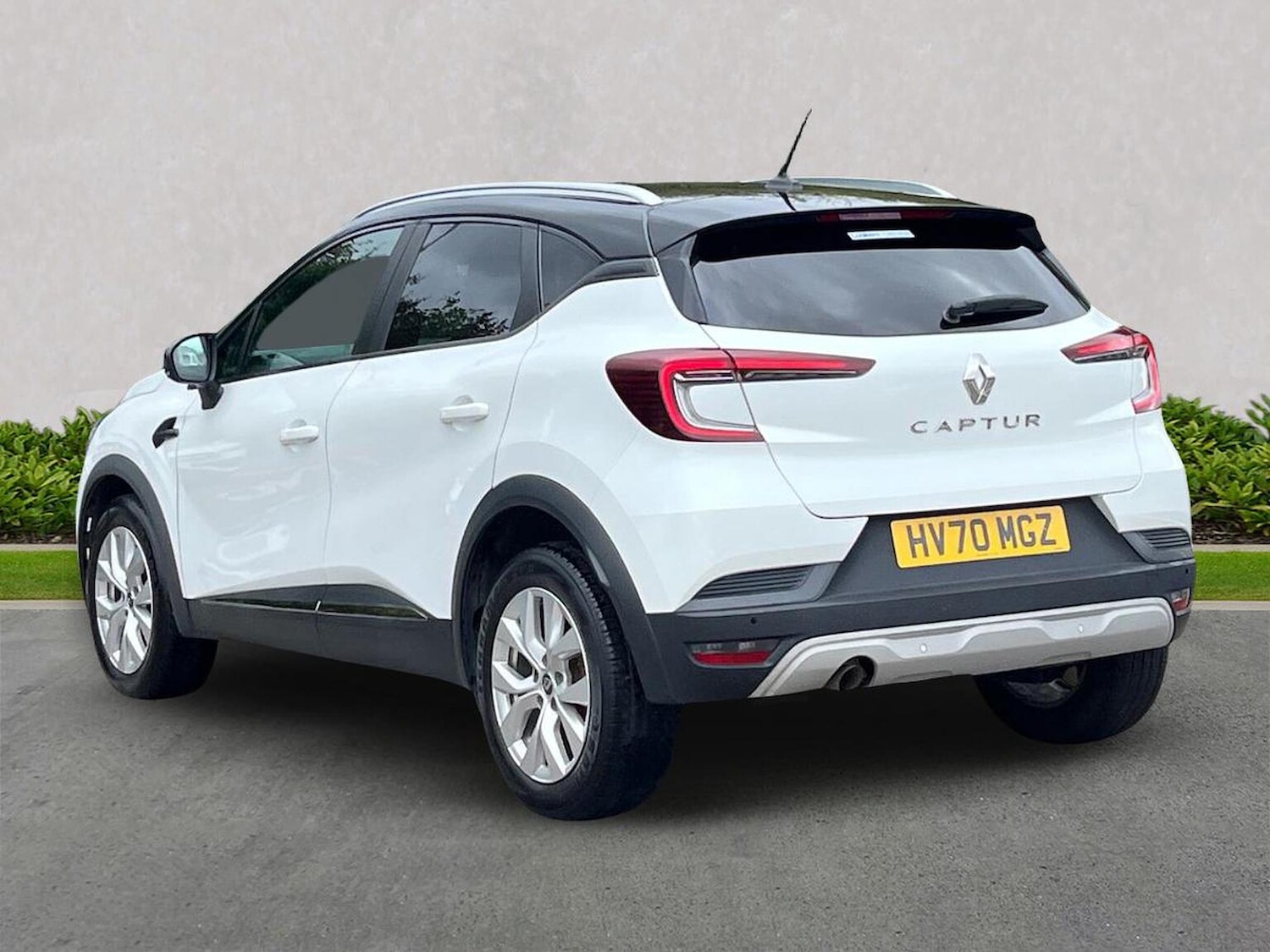 Used Renault Captur 2020 for sale - 76198484: Photo 2