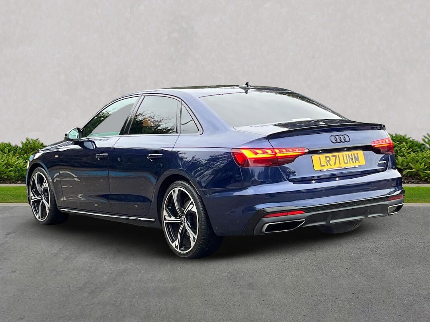 Used Audi A4 2021 for sale - 76164918: Photo 2