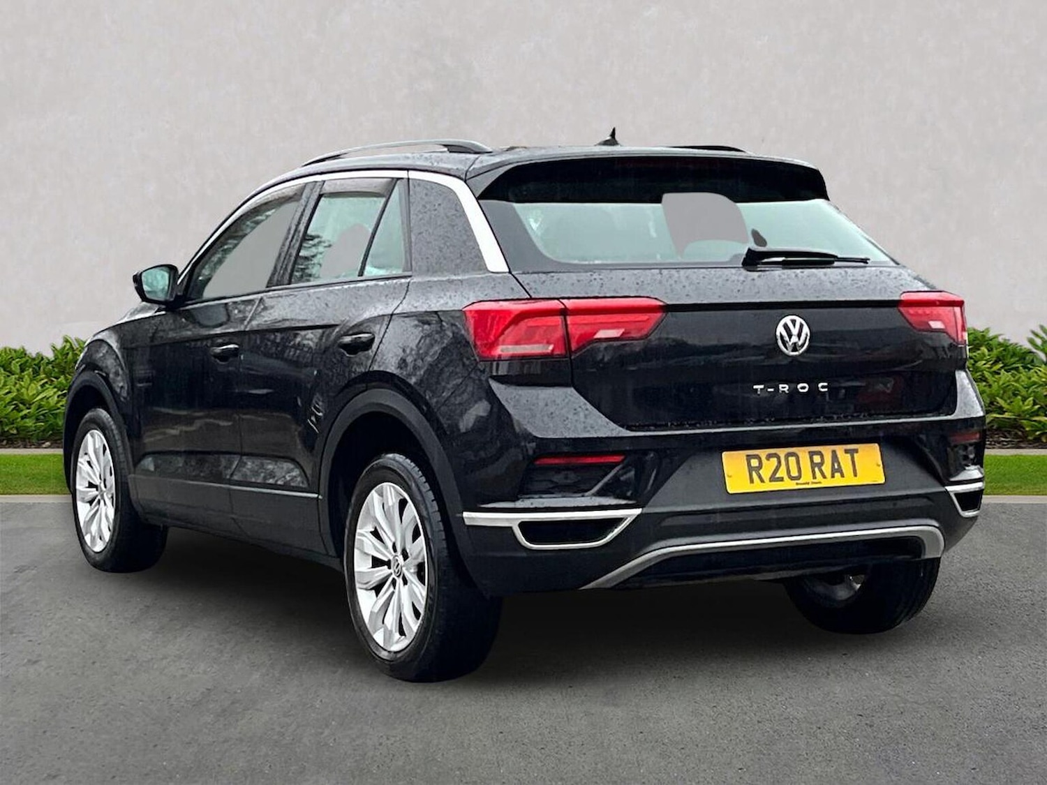 Used Volkswagen T-Roc 2019 for sale - 76986948: Photo 2