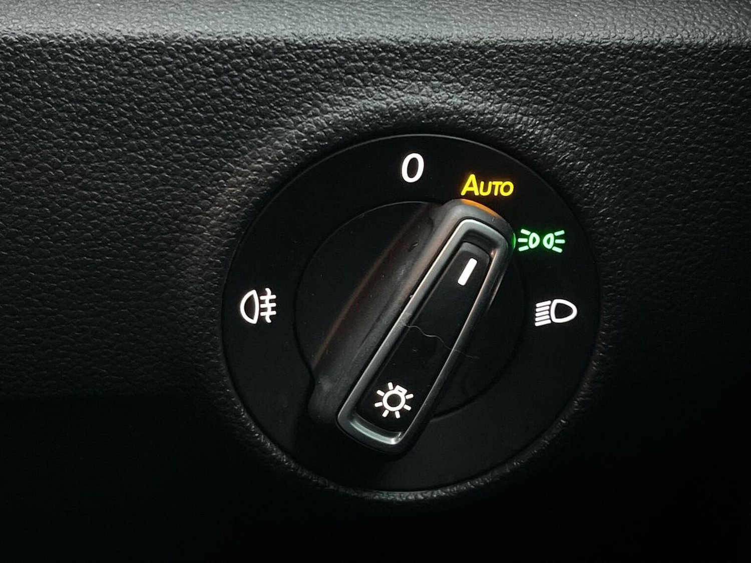 Used Volkswagen T-Roc 2019 for sale - 76986948: Photo 22