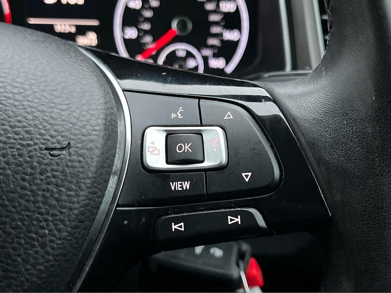 Used Volkswagen T-Roc 2019 for sale - 76986948: Photo 27