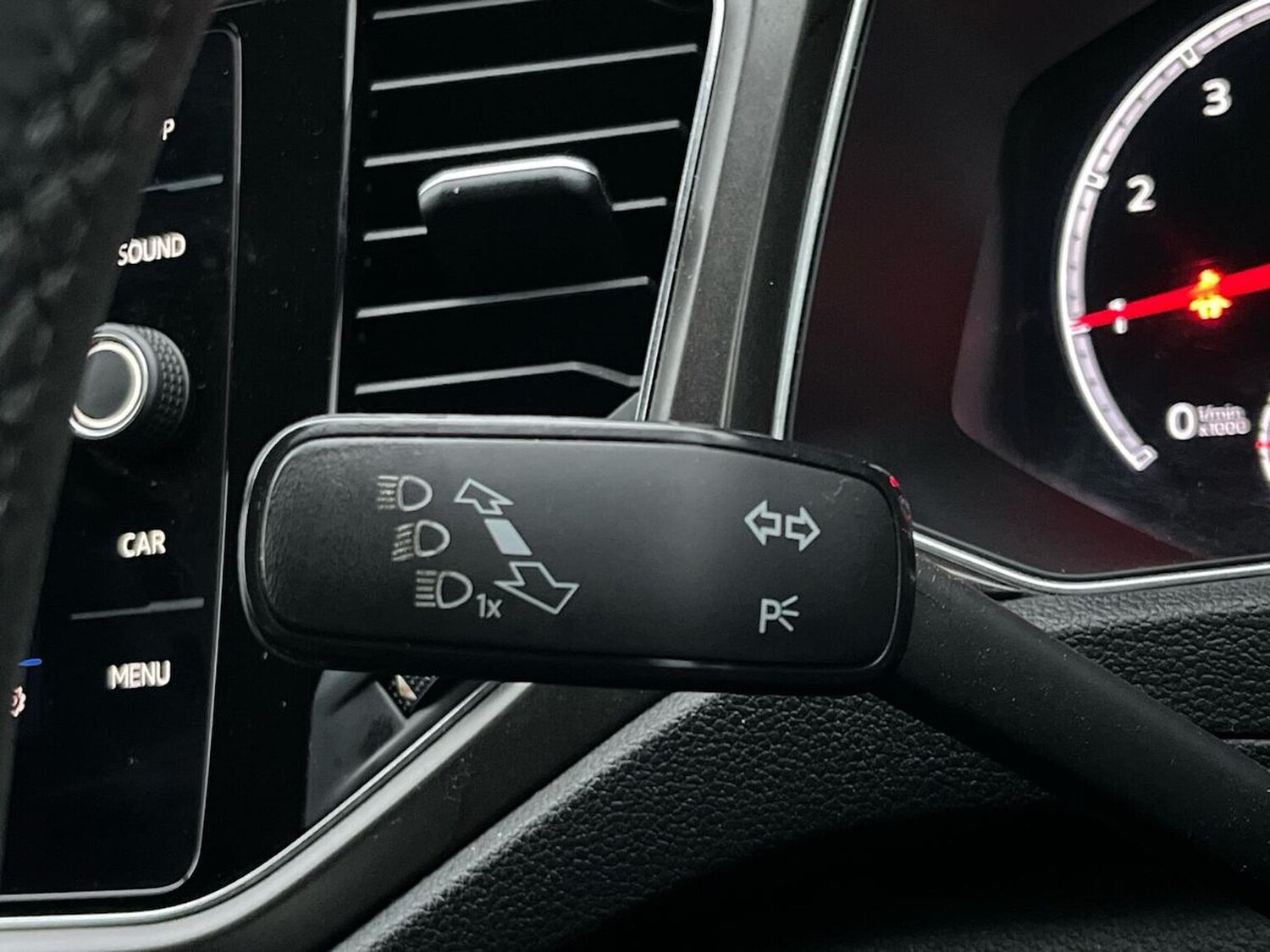 Used Volkswagen T-Roc 2019 for sale - 76986948: Photo 28