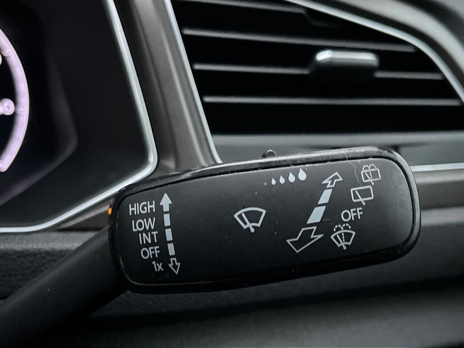 Used Volkswagen T-Roc 2019 for sale - 76986948: Photo 29