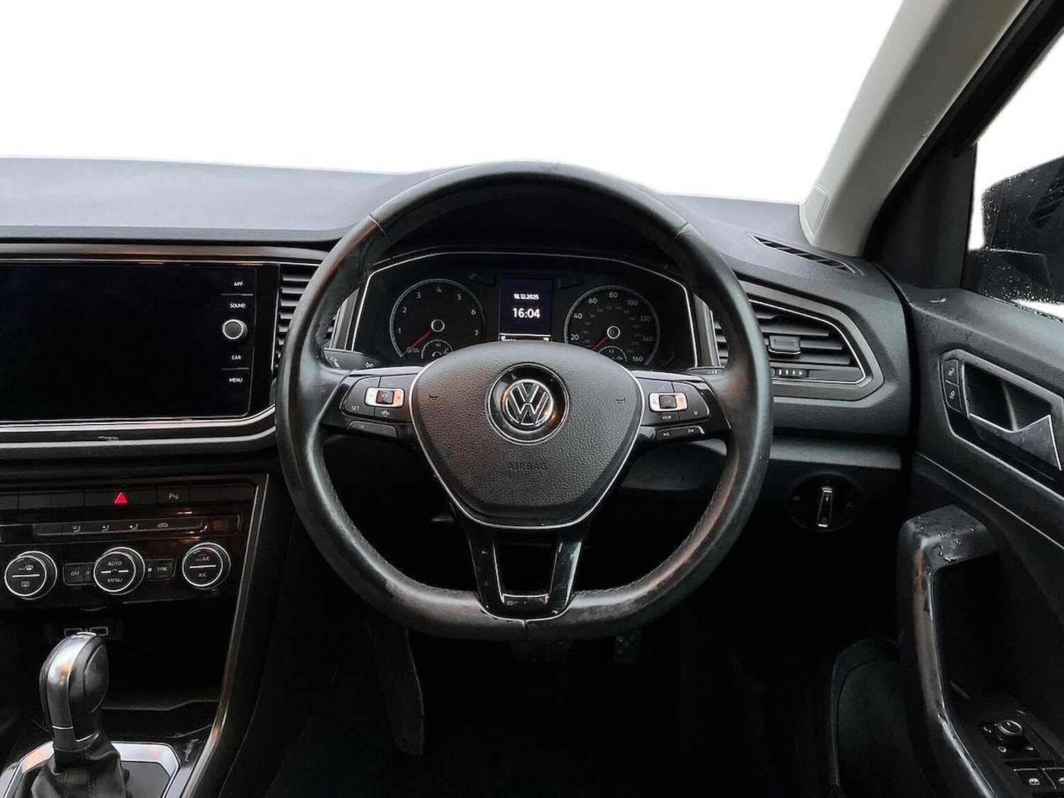 Used Volkswagen T-Roc 2019 for sale - 76986948: Photo 9