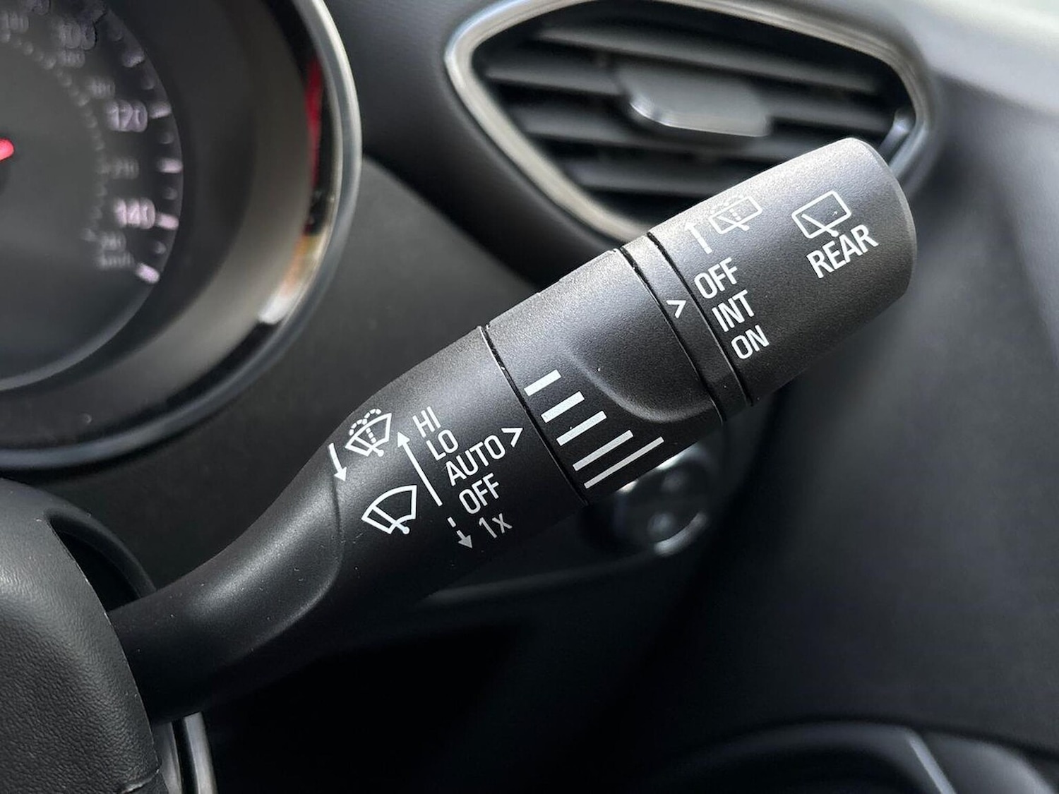 Used Vauxhall Crossland 2024 for sale - 76637746: Photo 29