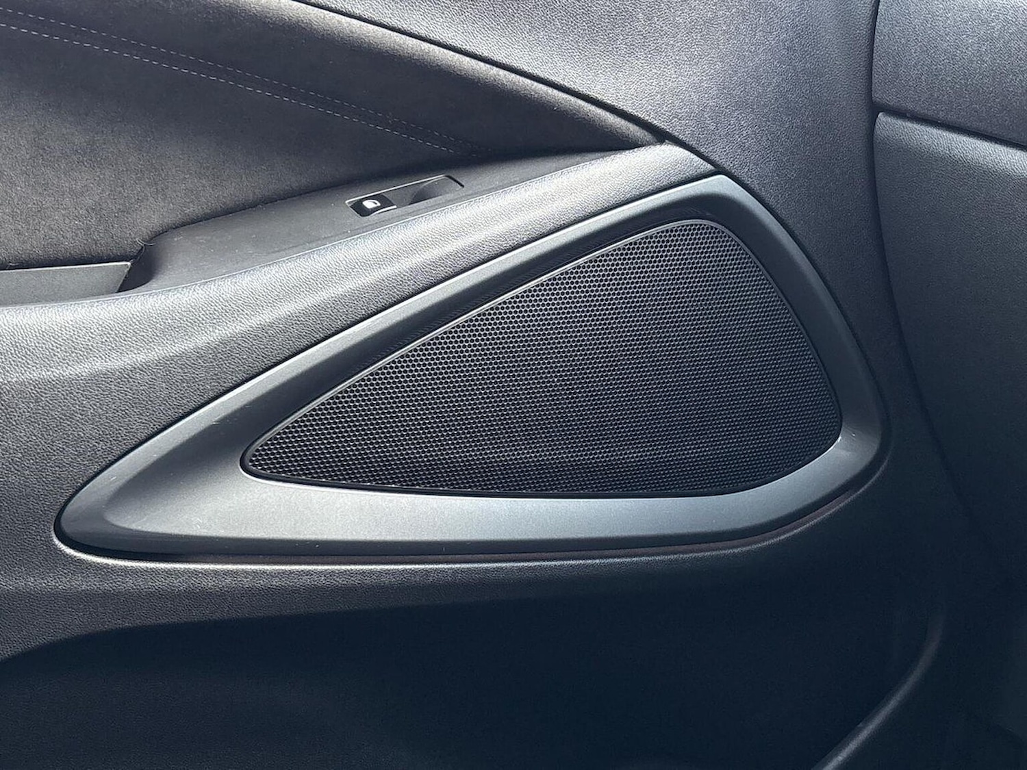 Used Vauxhall Crossland 2024 for sale - 76637746: Photo 31