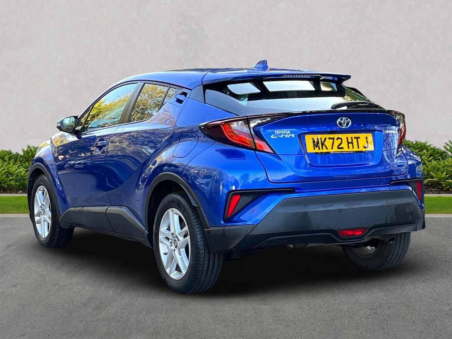 Used Toyota C-HR 2023 for sale - 76026133: Photo 2