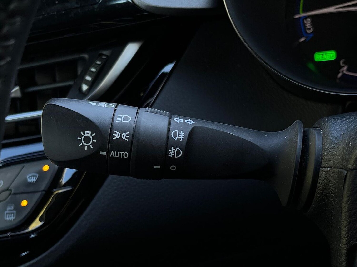 Used Toyota C-HR 2023 for sale - 76026133: Photo 28