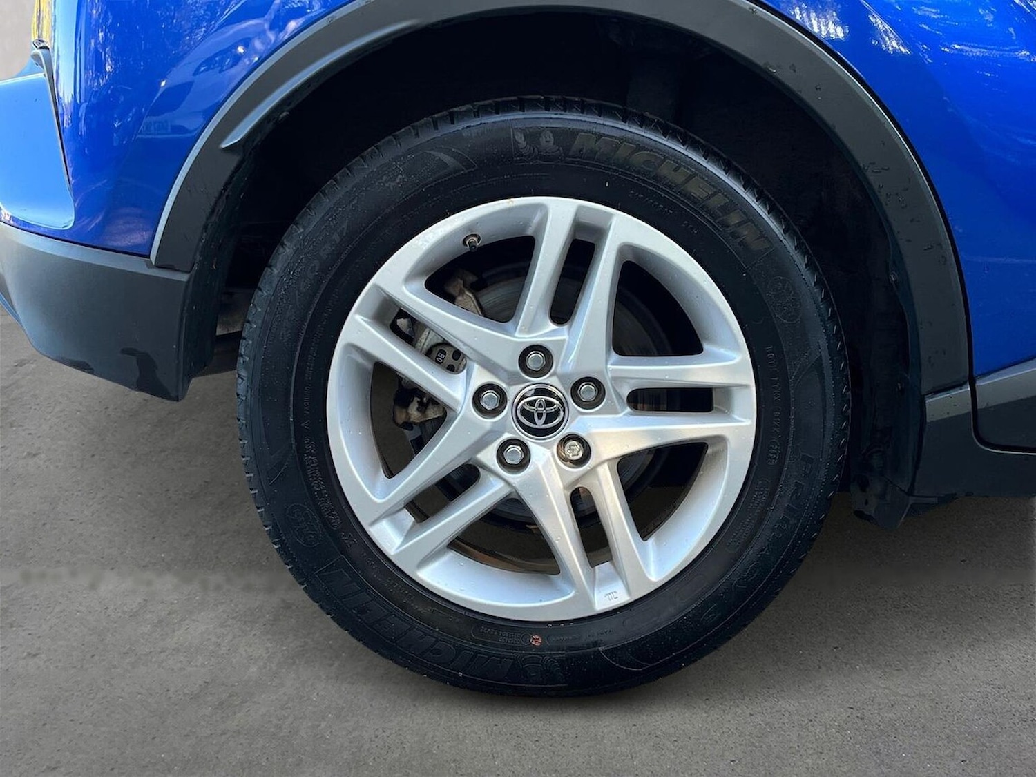 Used Toyota C-HR 2023 for sale - 76026133: Photo 6