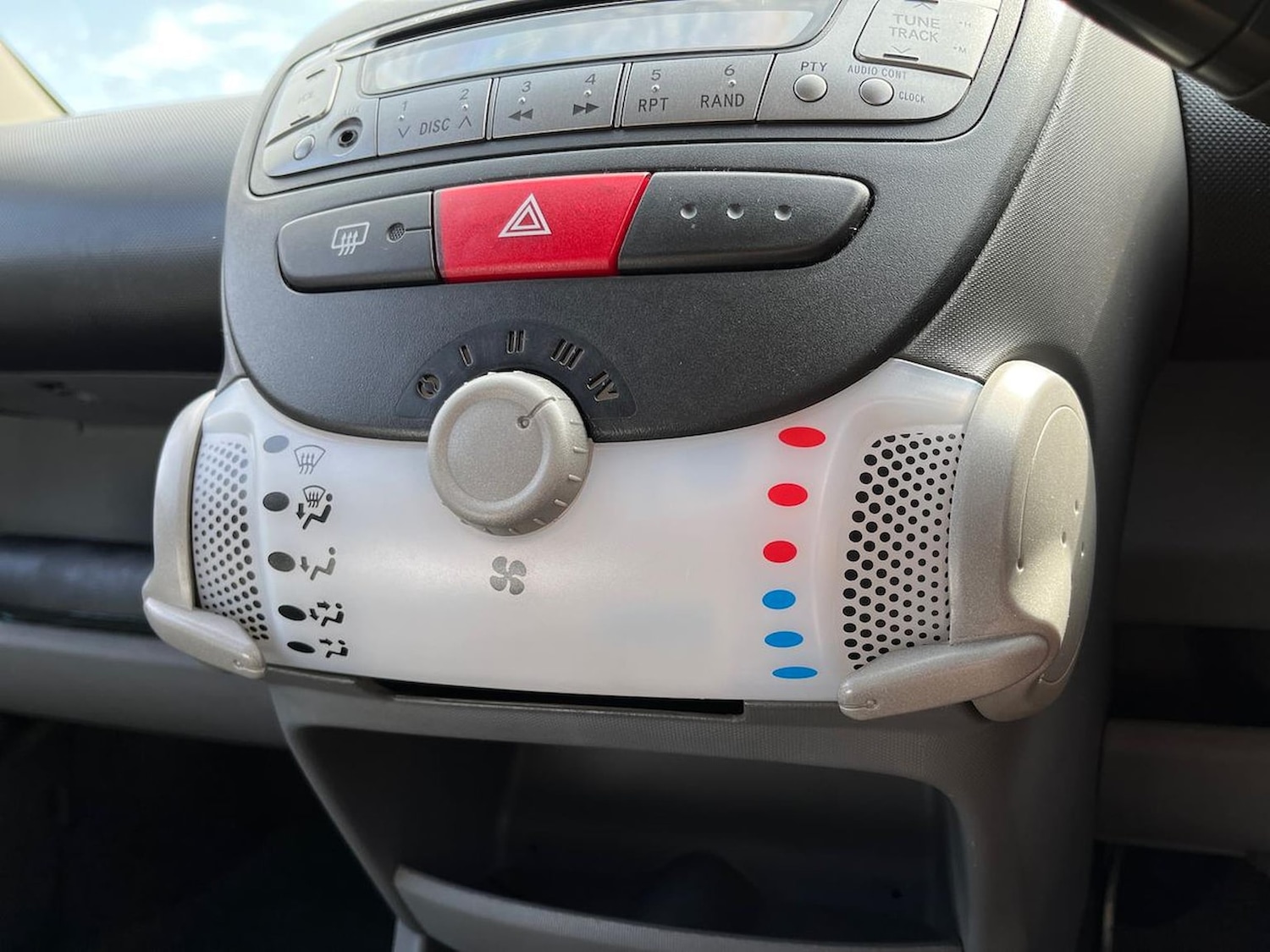 Used Toyota AYGO 2012 for sale - 76026131: Photo 12