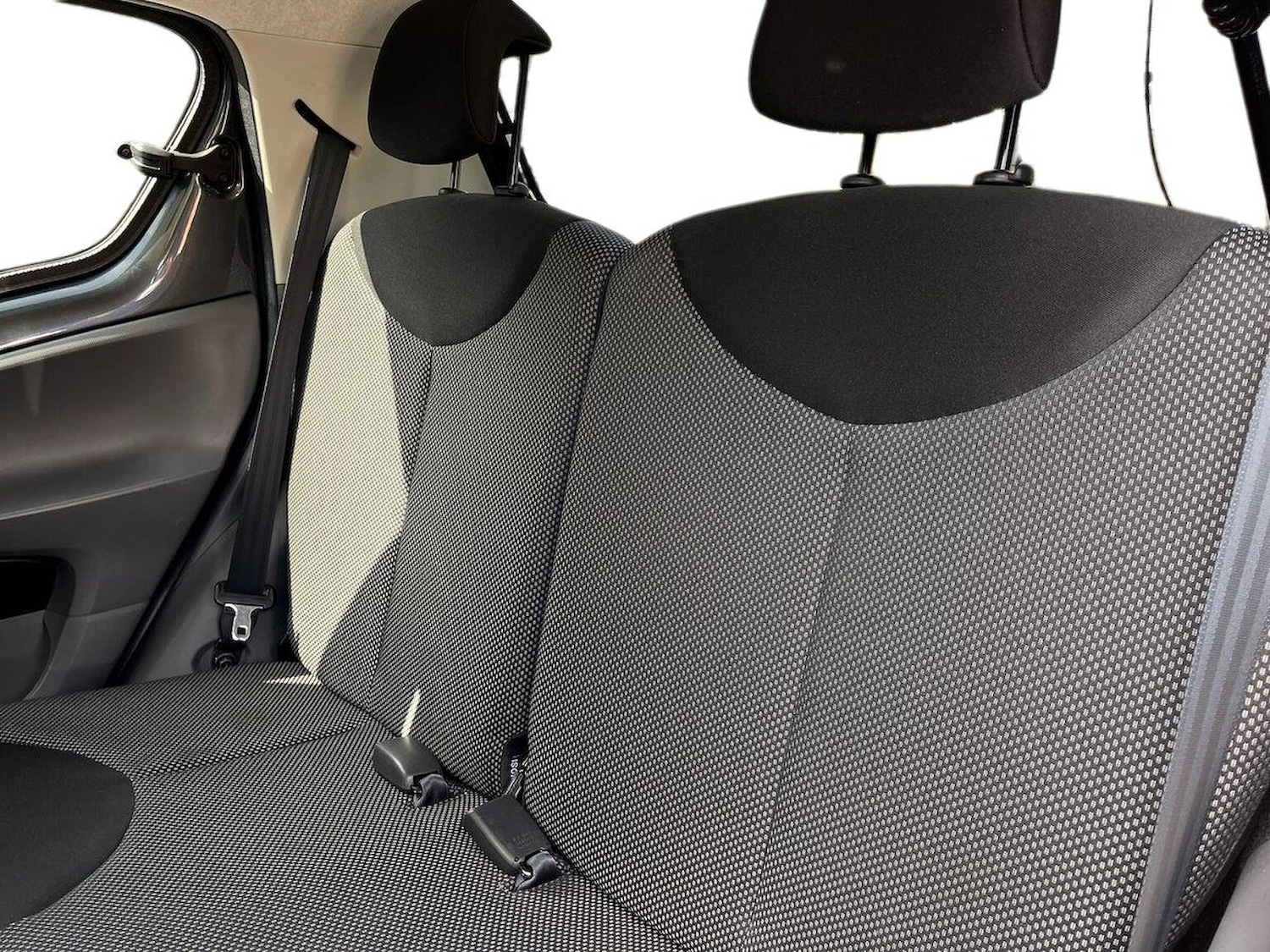 Used Toyota AYGO 2012 for sale - 76026131: Photo 16