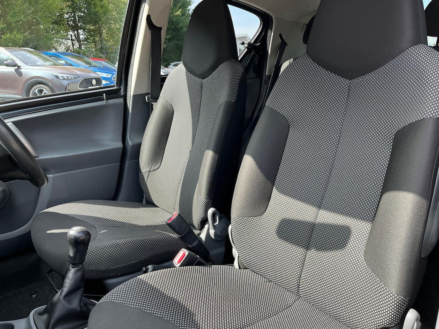 Used Toyota AYGO 2012 for sale - 76026131: Photo 32