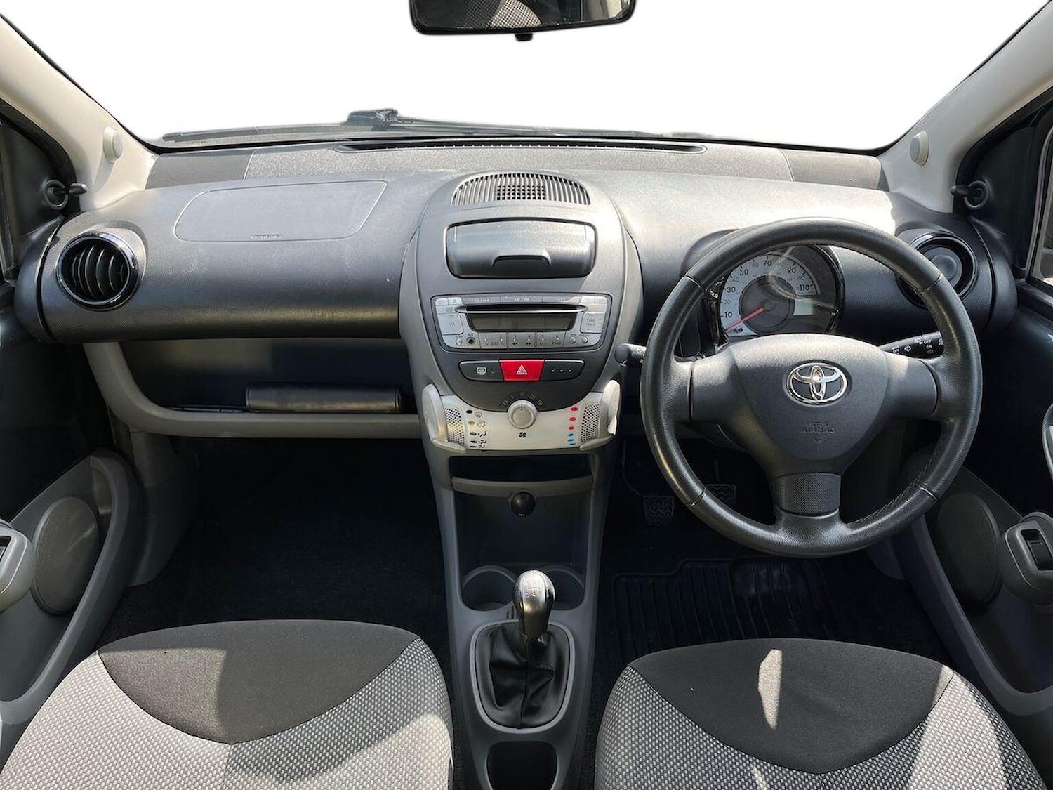 Used Toyota AYGO 2012 for sale - 76026131: Photo 8