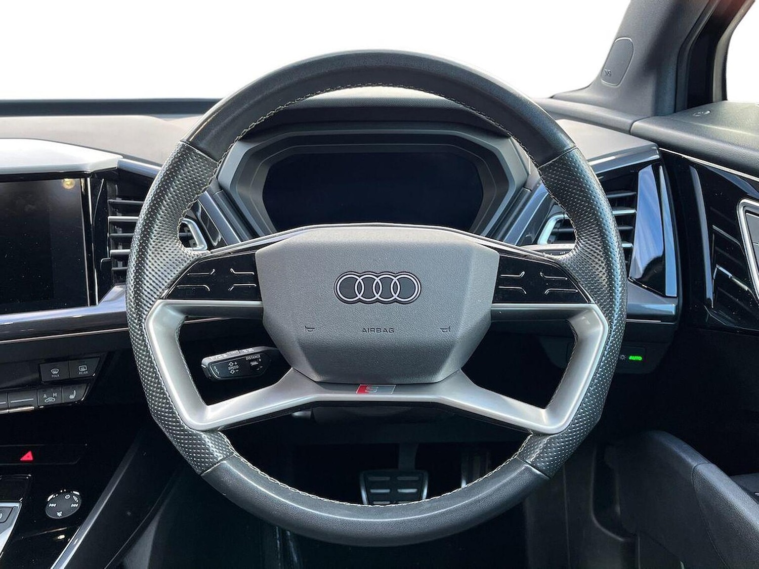 Used Audi Q4 e-tron 2021 for sale - 77973980: Photo 10