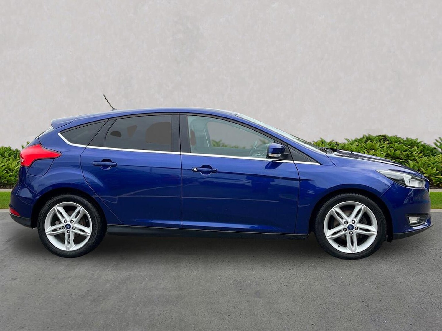 Used Ford Focus 2017 for sale - 76353635: Photo 3