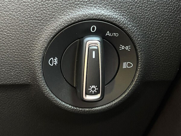 Used Volkswagen T-Roc 2023 for sale - 75513073: Photo 22