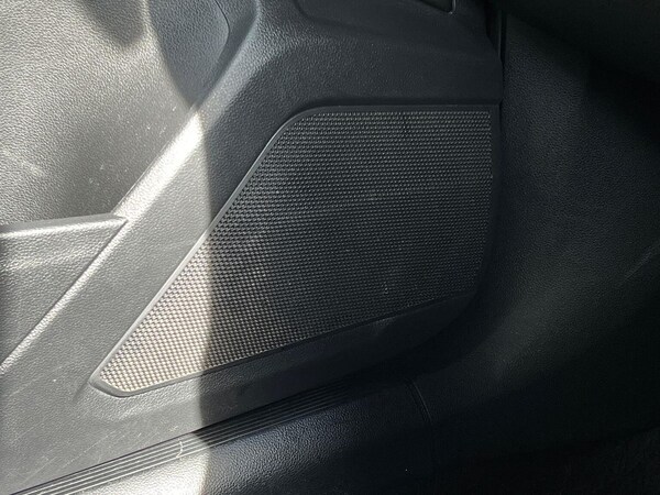 Used Volkswagen T-Roc 2023 for sale - 75513073: Photo 31