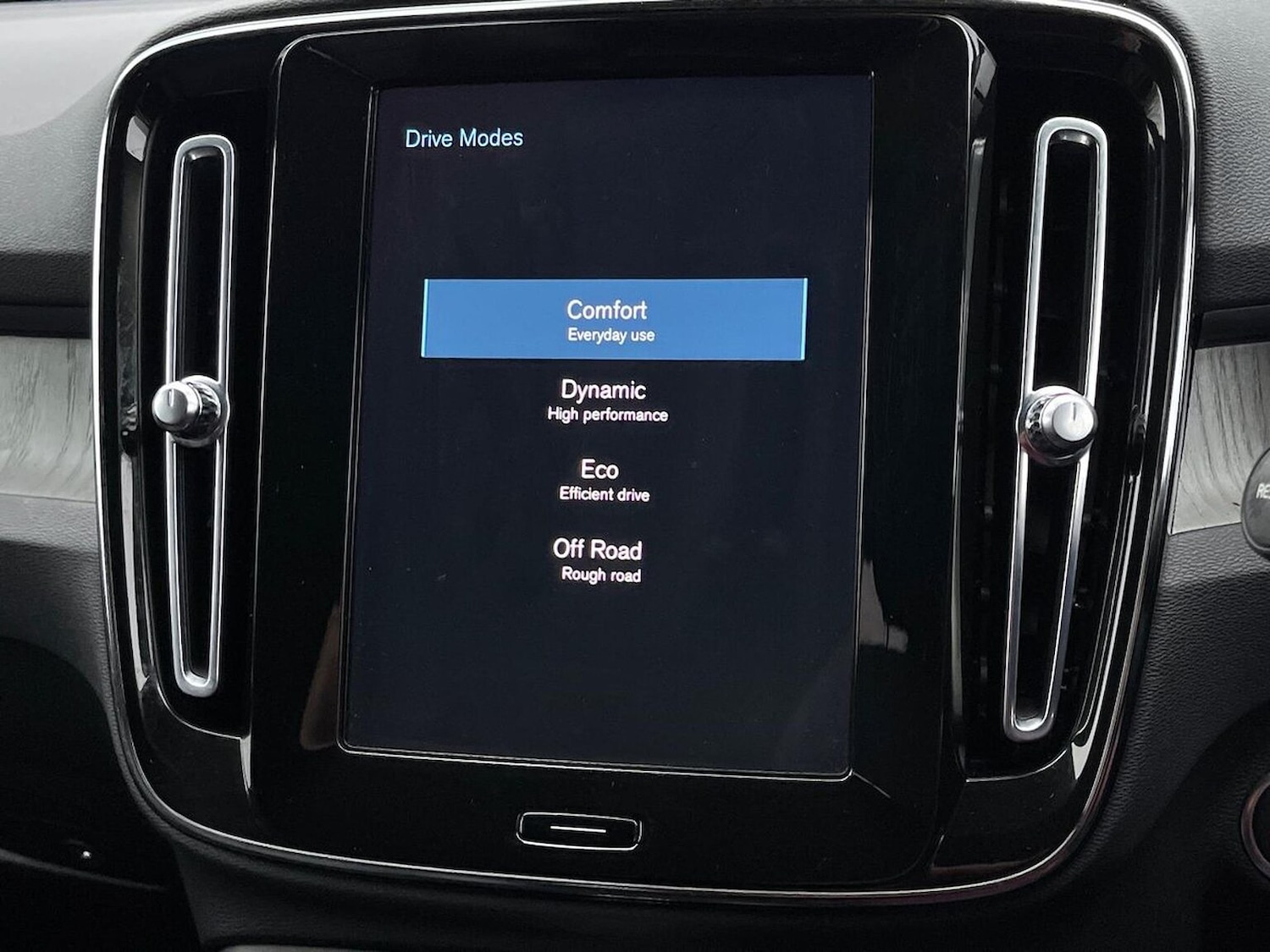 Used Volvo XC40 2020 for sale - 76969960: Photo 49