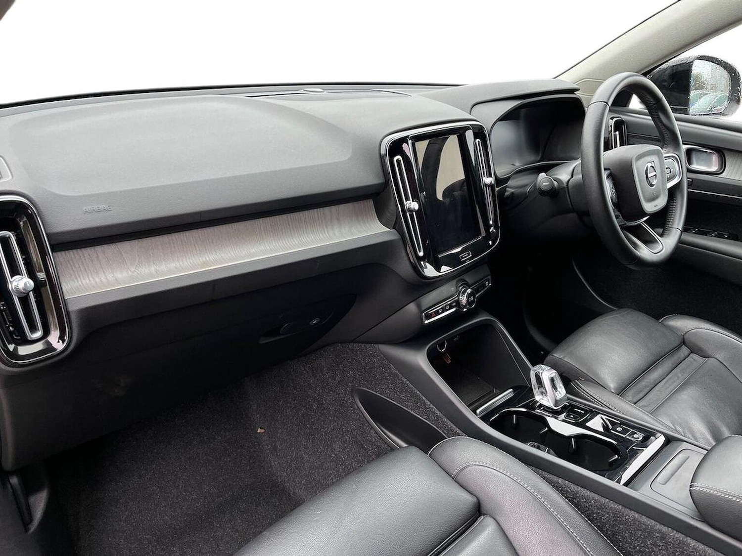 Used Volvo XC40 2020 for sale - 76969960: Photo 8