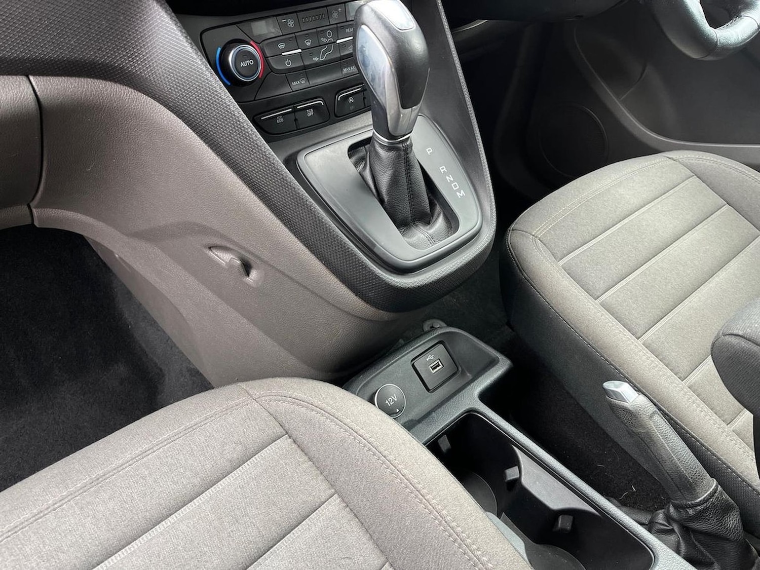 Used Ford Grand Tourneo Connect 2019 for sale - 78196470: Photo 15