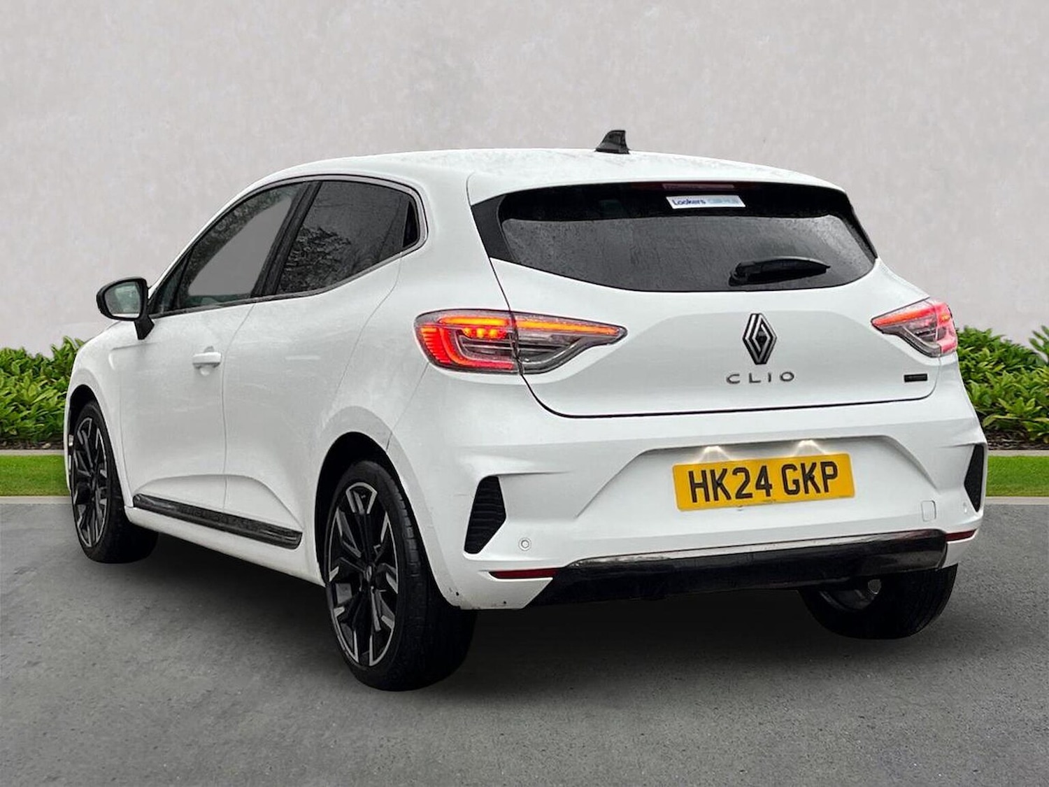 Used Renault Clio 2024 for sale - 76951166: Photo 2