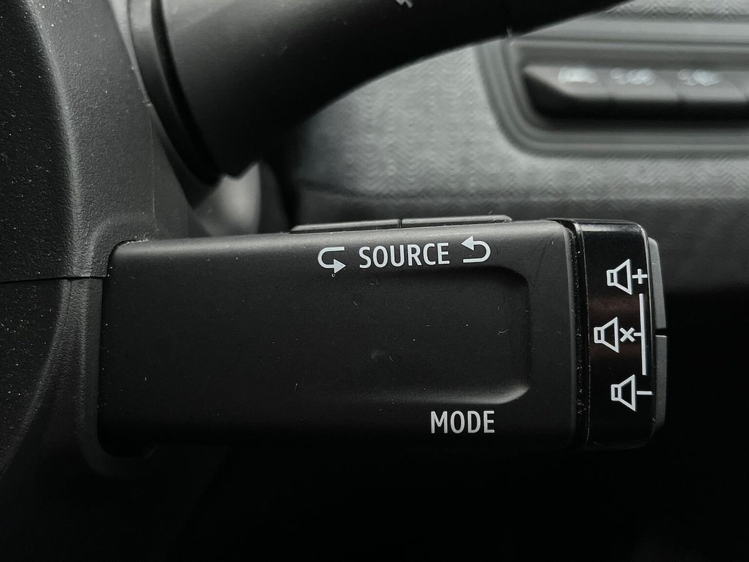 Used Renault Clio 2024 for sale - 76951166: Photo 31