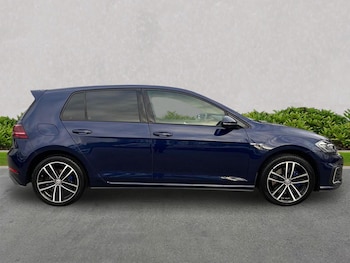 Used Volkswagen Golf 2018 for sale - 77069998: Photo