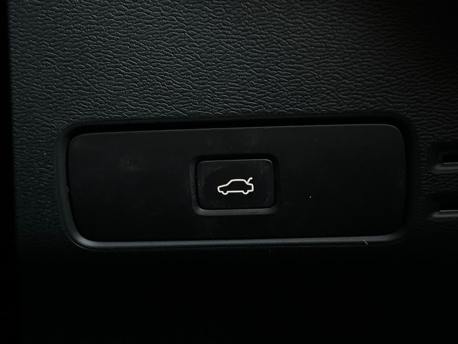 Used Volvo C40 2022 for sale - 76628125: Photo 23