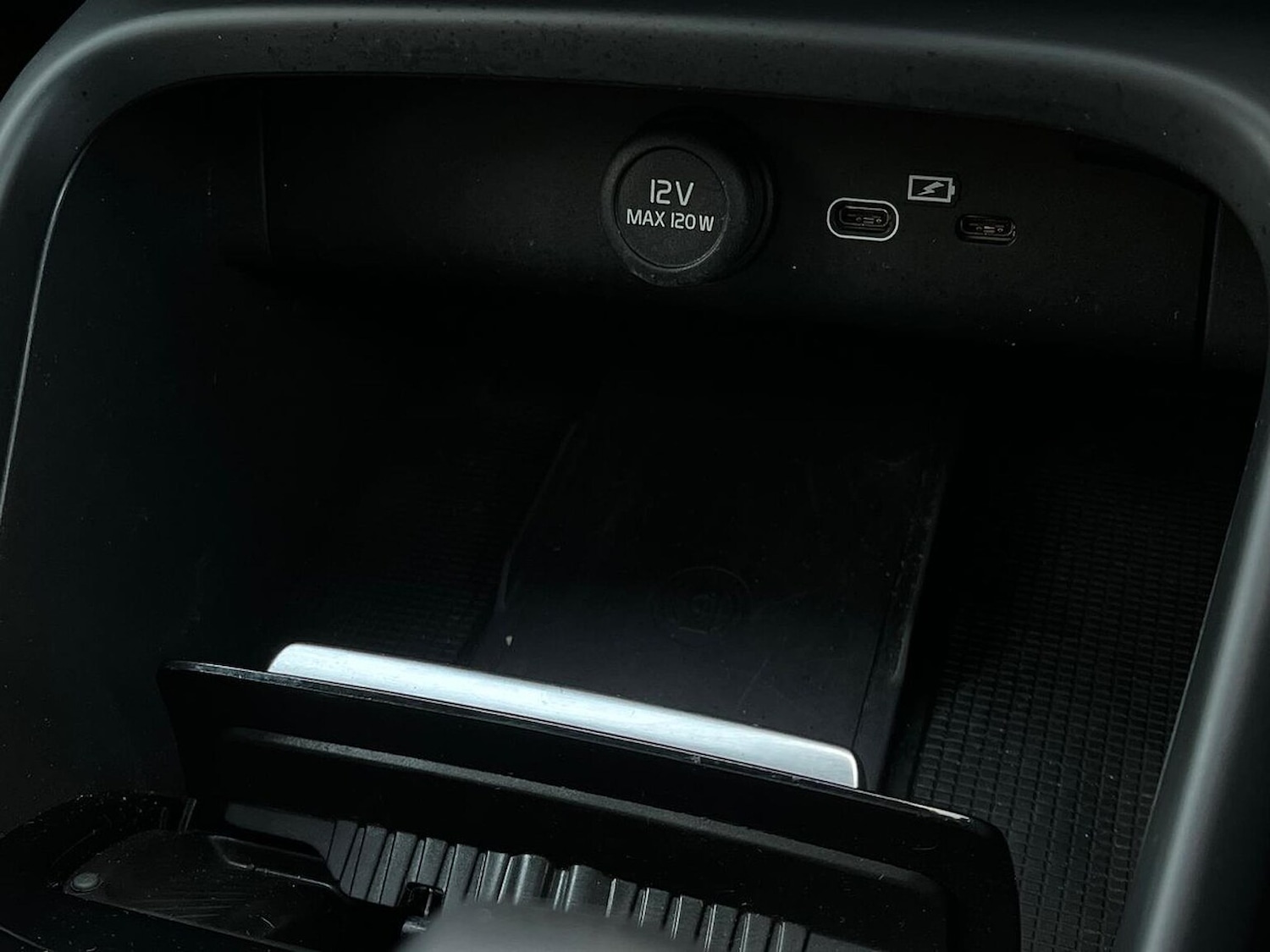 Used Volvo C40 2022 for sale - 76628125: Photo 47