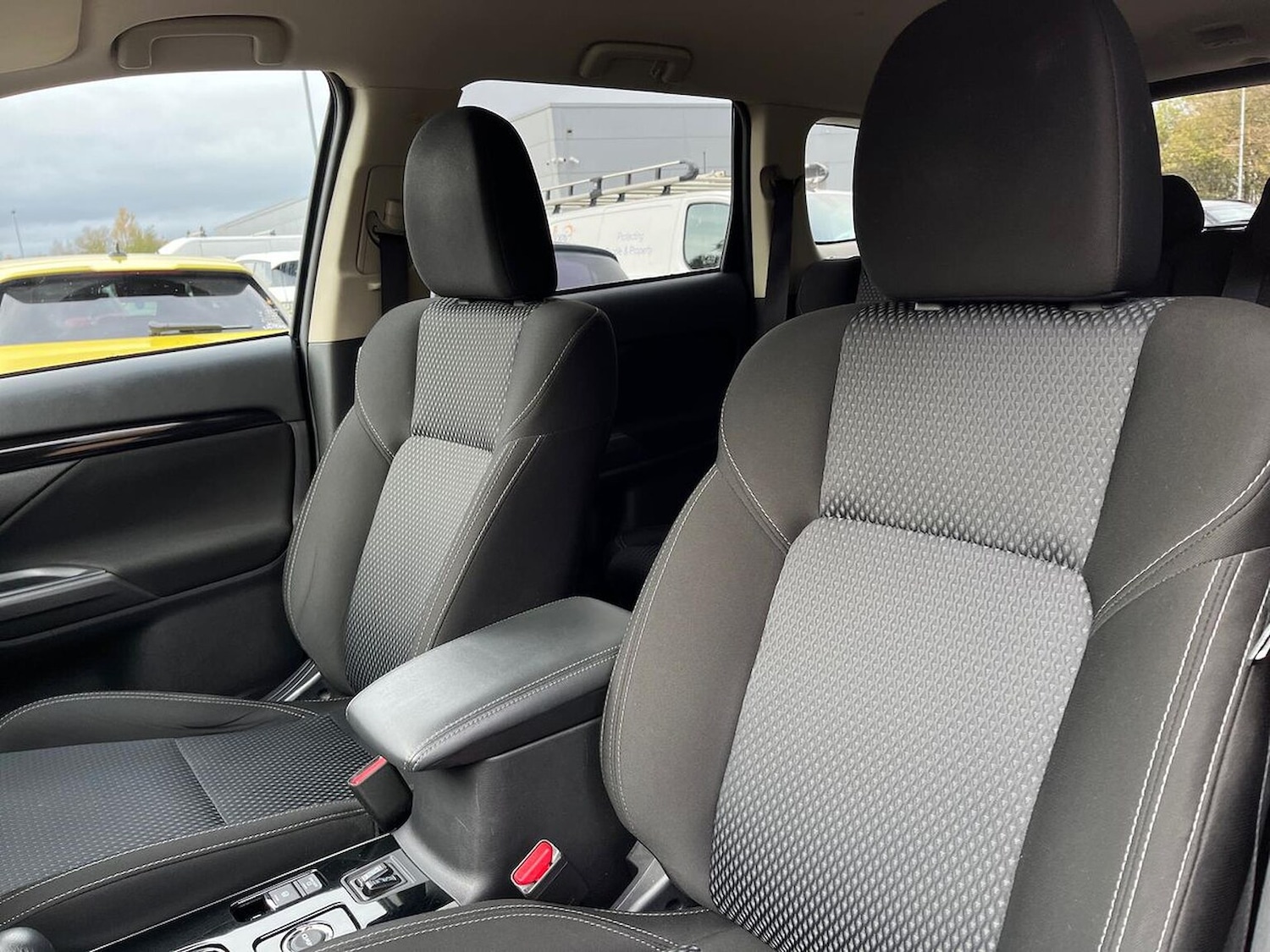 Used Mitsubishi Outlander 2020 for sale - 76464641: Photo 32