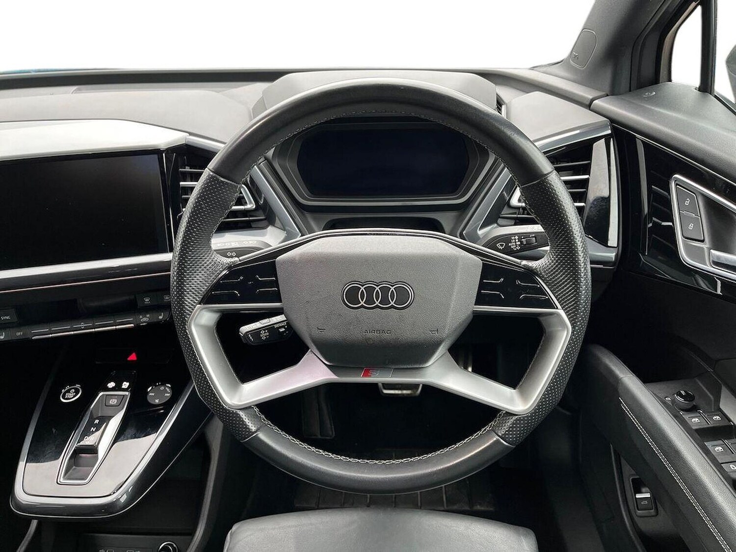 Used Audi Q4 e-tron 2023 for sale - 78139567: Photo 12