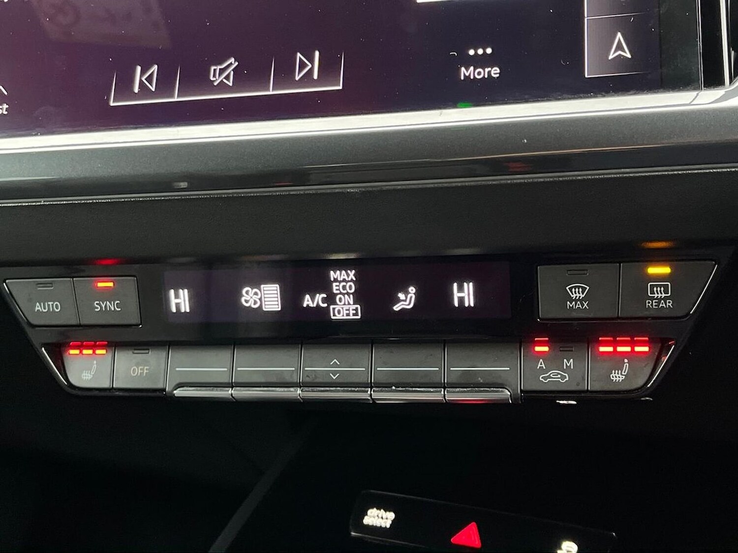 Used Audi Q4 e-tron 2023 for sale - 78139567: Photo 15