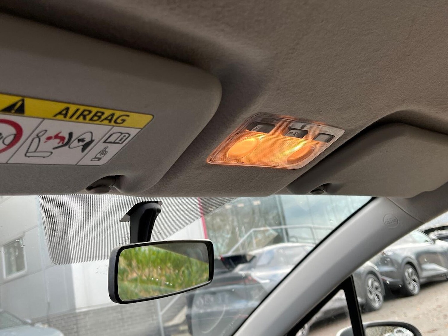 Used Toyota Yaris 2015 for sale - 76628119: Photo 15