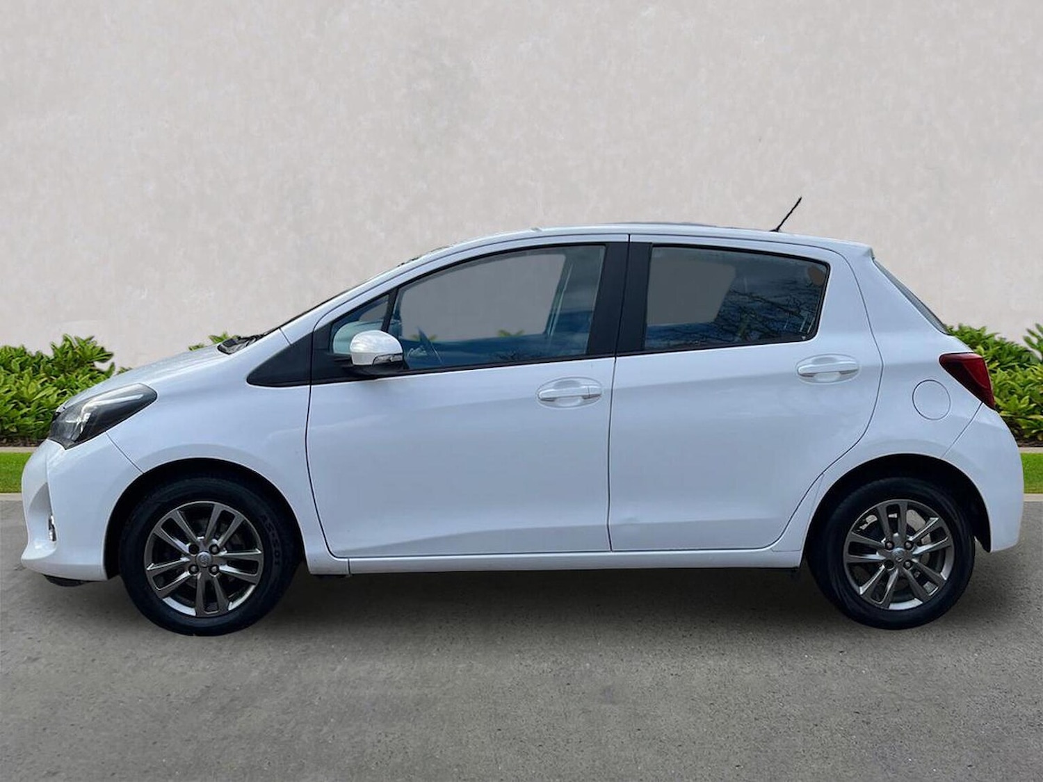 Used Toyota Yaris 2015 for sale - 76628119: Photo 20