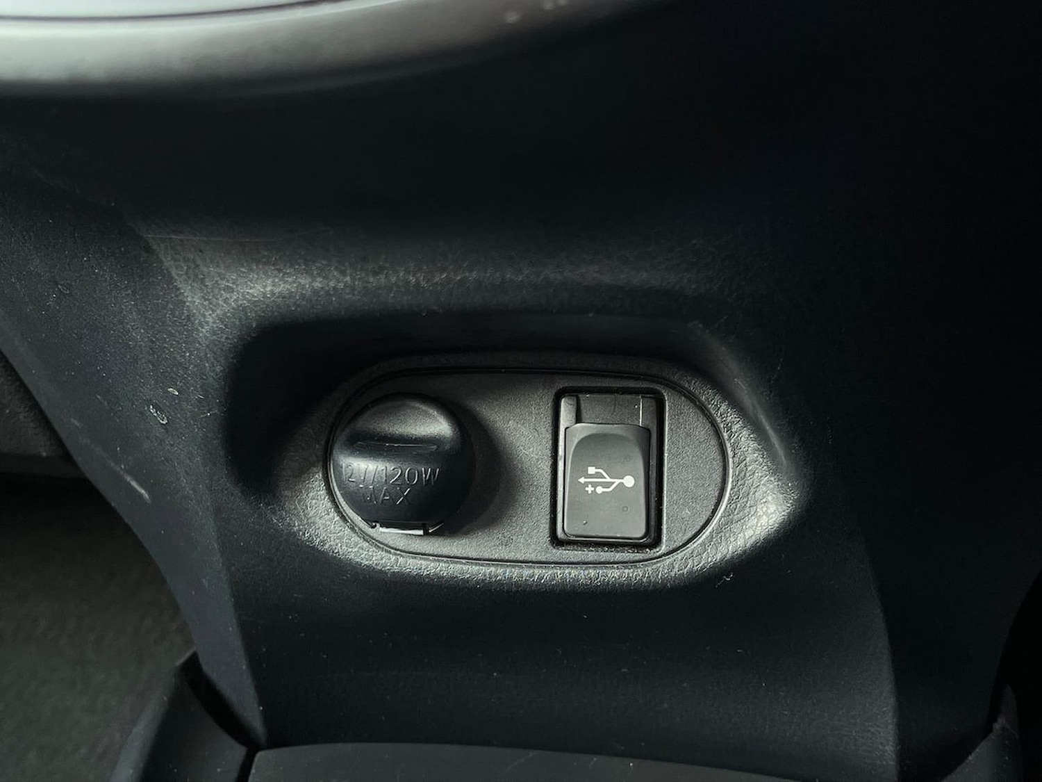 Used Toyota Yaris 2015 for sale - 76628119: Photo 31