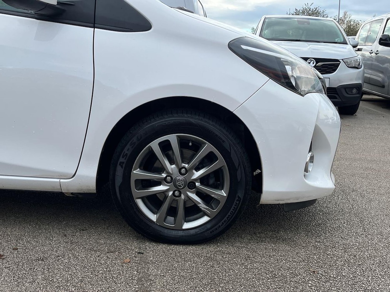 Used Toyota Yaris 2015 for sale - 76628119: Photo 47