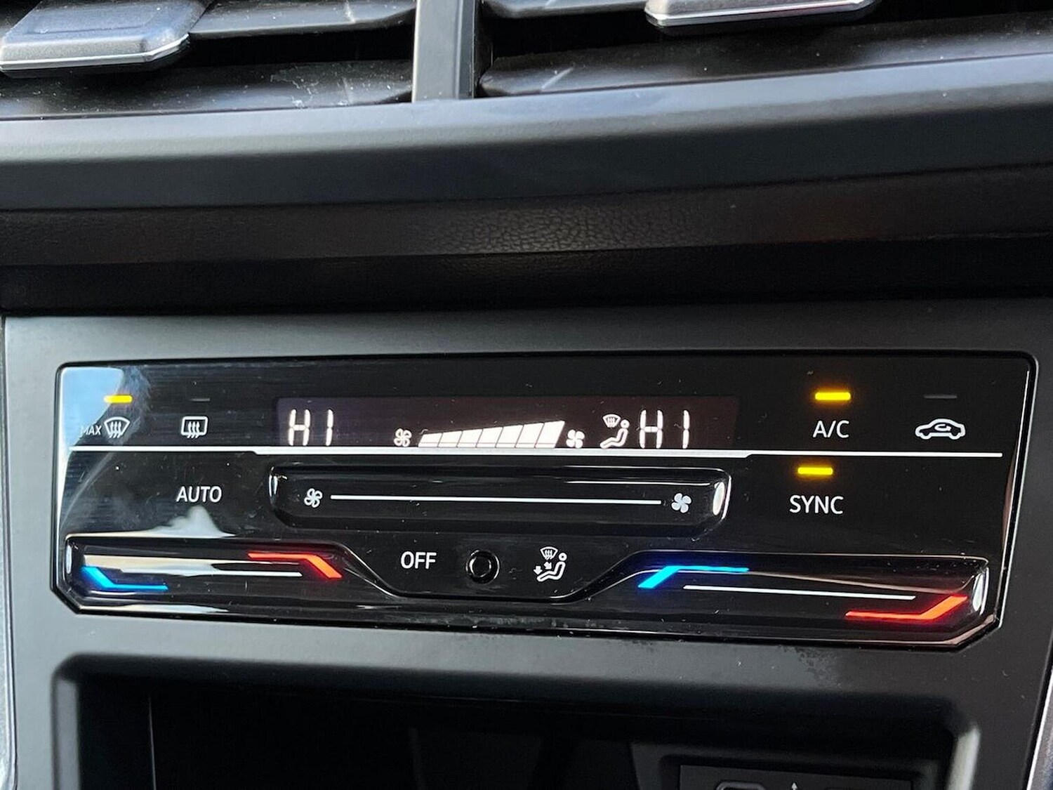 Used Volkswagen Taigo 2023 for sale - 77639296: Photo 12