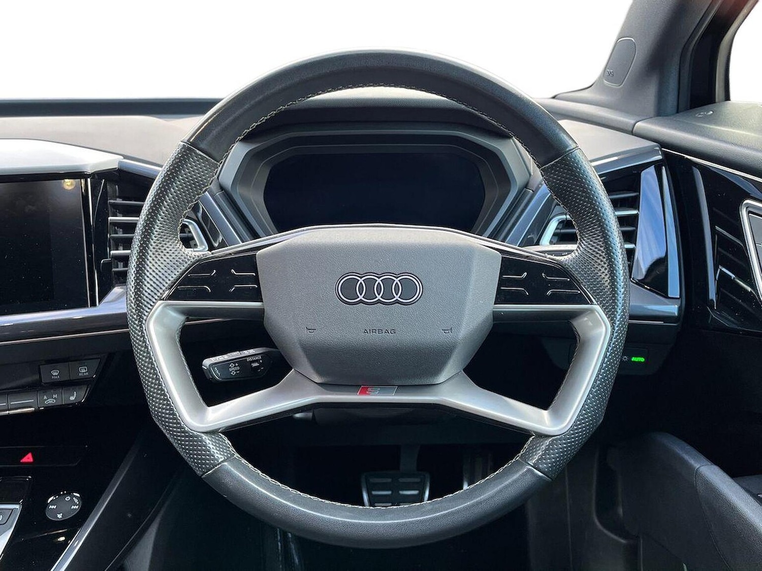 Used Audi Q4 e-tron 2021 for sale - 77639301: Photo 9