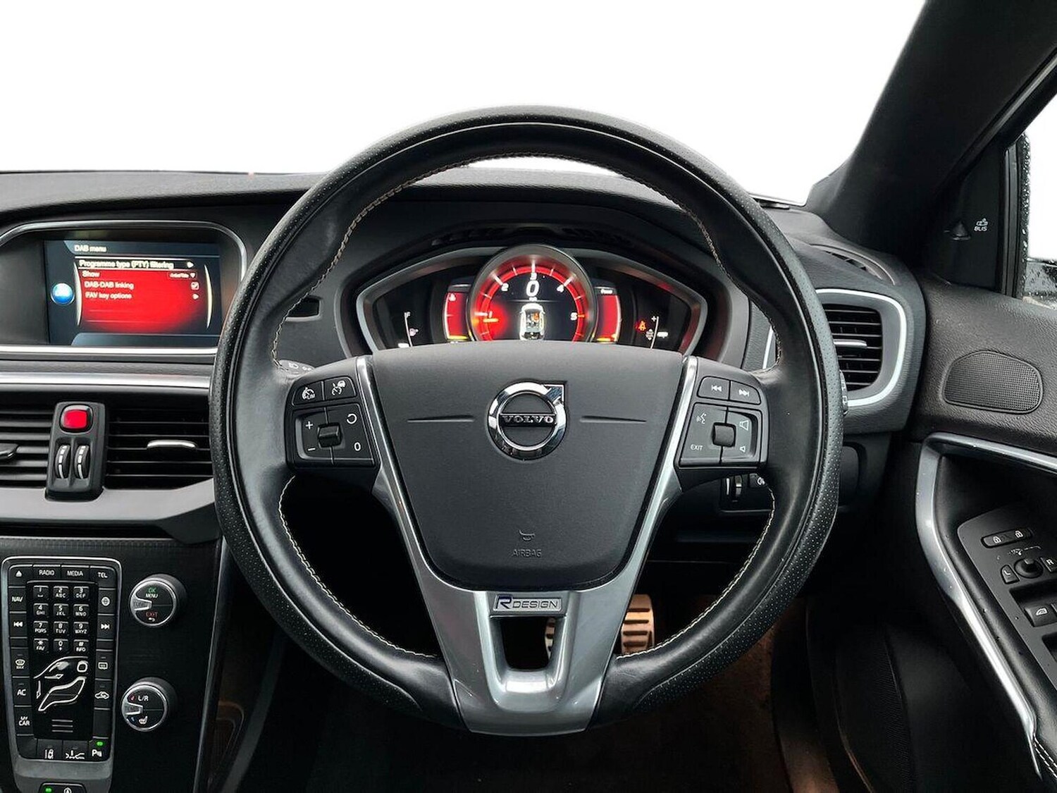 Used Volvo V40 2016 for sale - 76951165: Photo 10