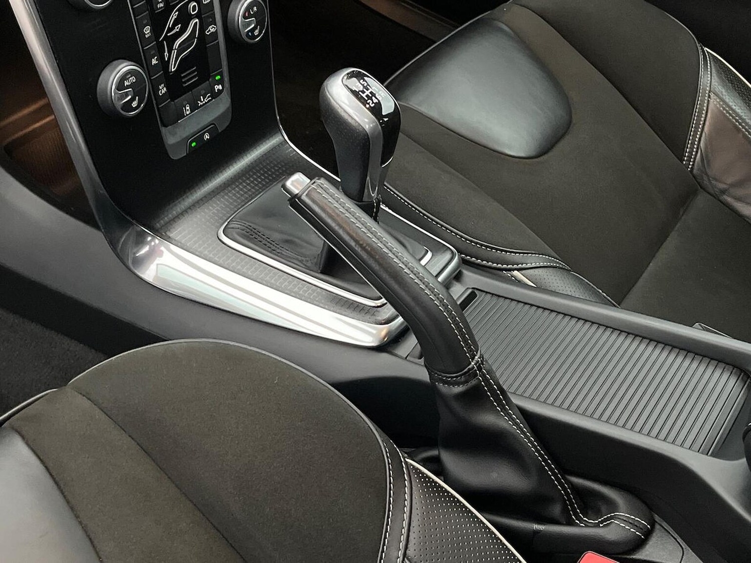 Used Volvo V40 2016 for sale - 76951165: Photo 14