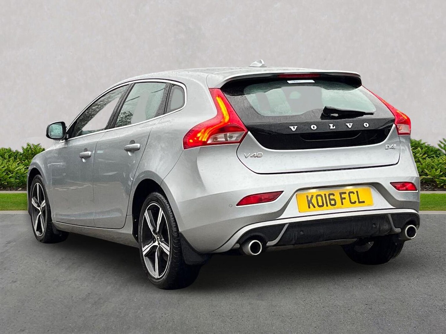 Used Volvo V40 2016 for sale - 76951165: Photo 2