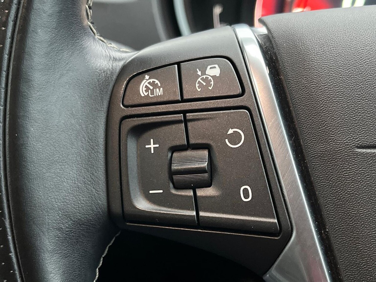 Used Volvo V40 2016 for sale - 76951165: Photo 26