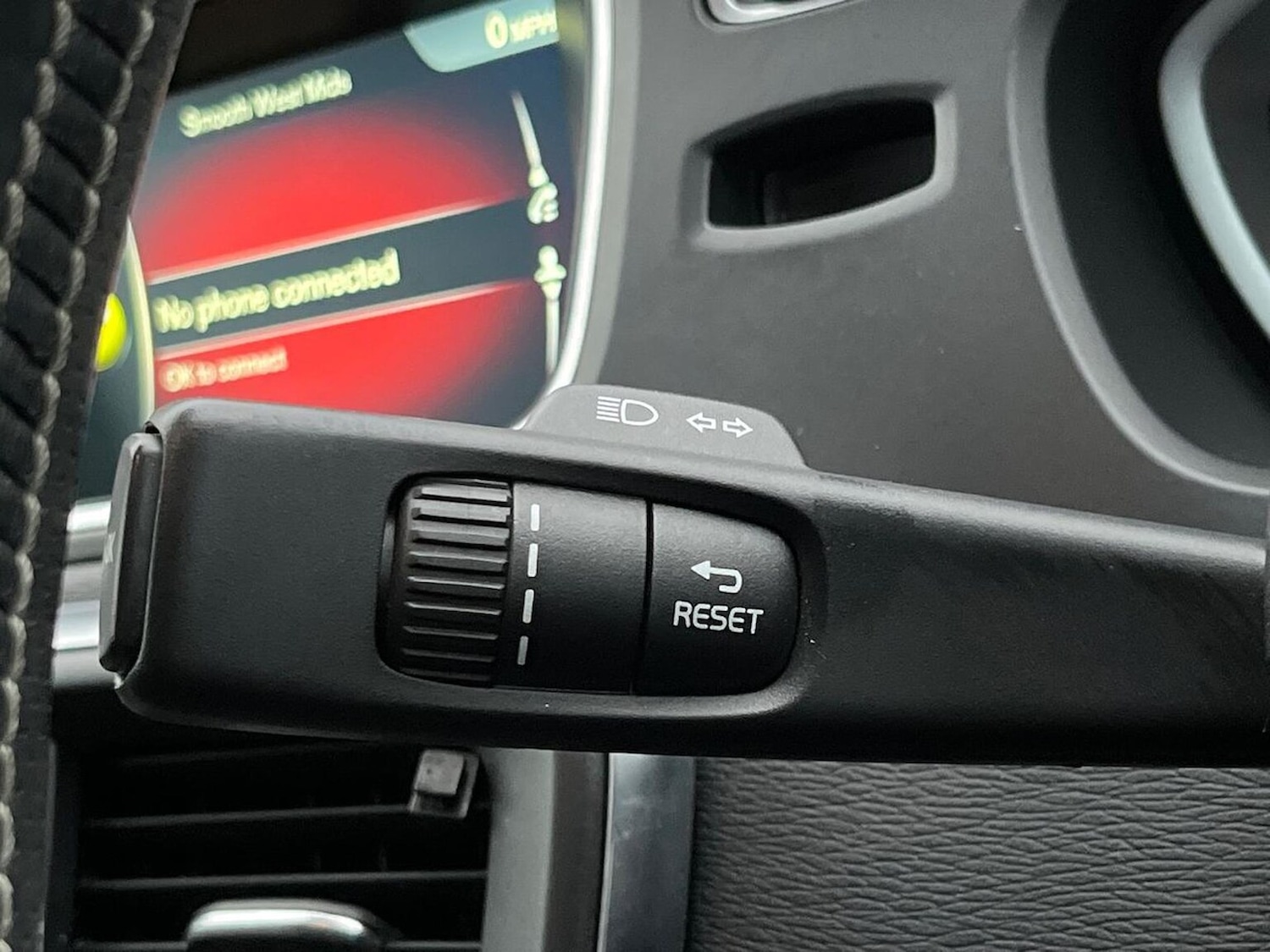 Used Volvo V40 2016 for sale - 76951165: Photo 28