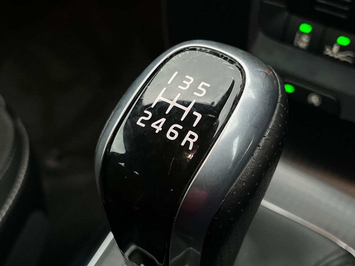 Used Volvo V40 2016 for sale - 76951165: Photo 30