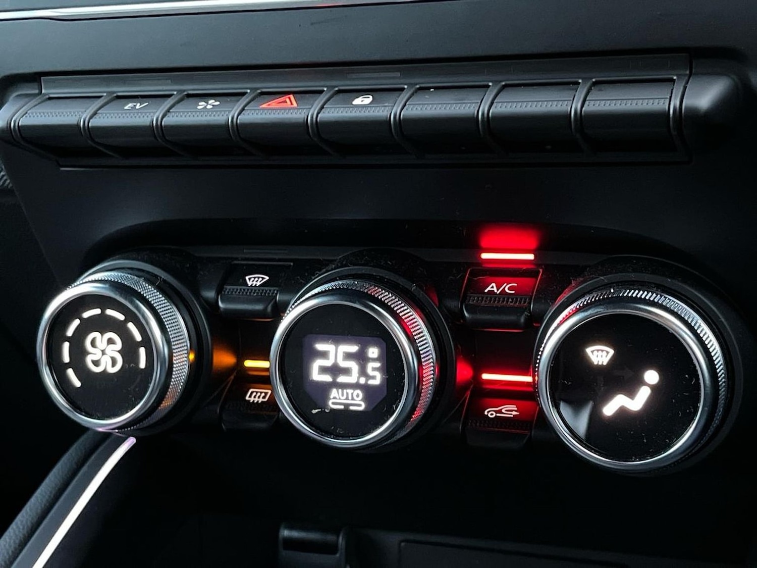 Used Renault Clio 2024 for sale - 76741239: Photo 13