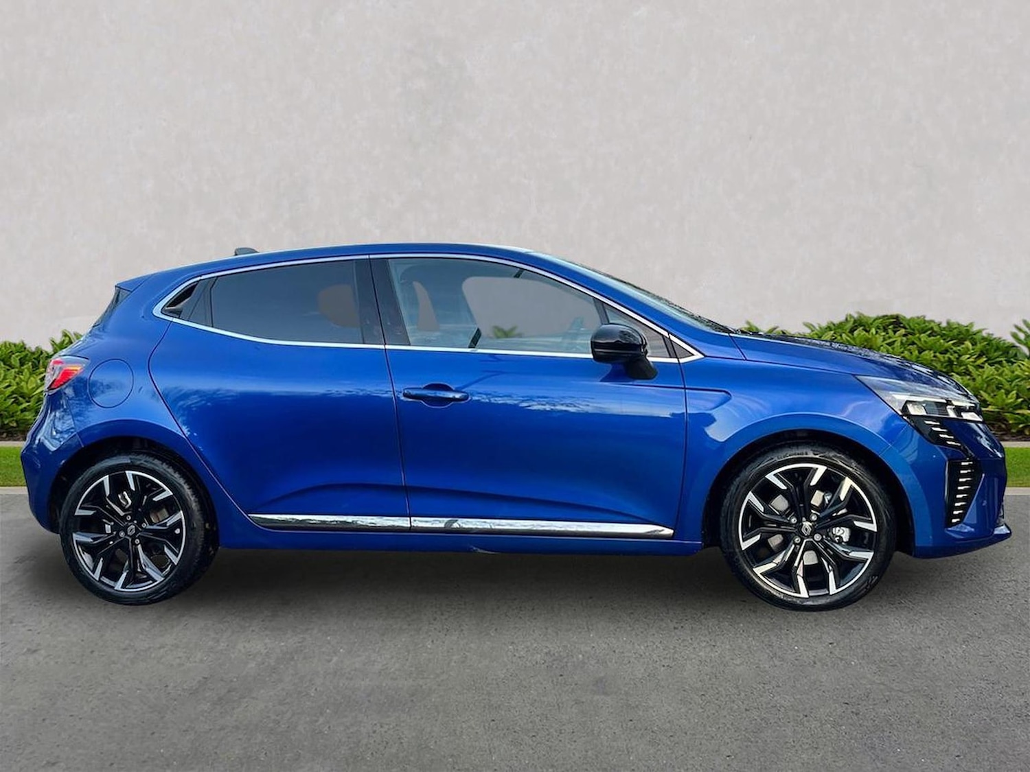 Used Renault Clio 2024 for sale - 76741239: Photo 3